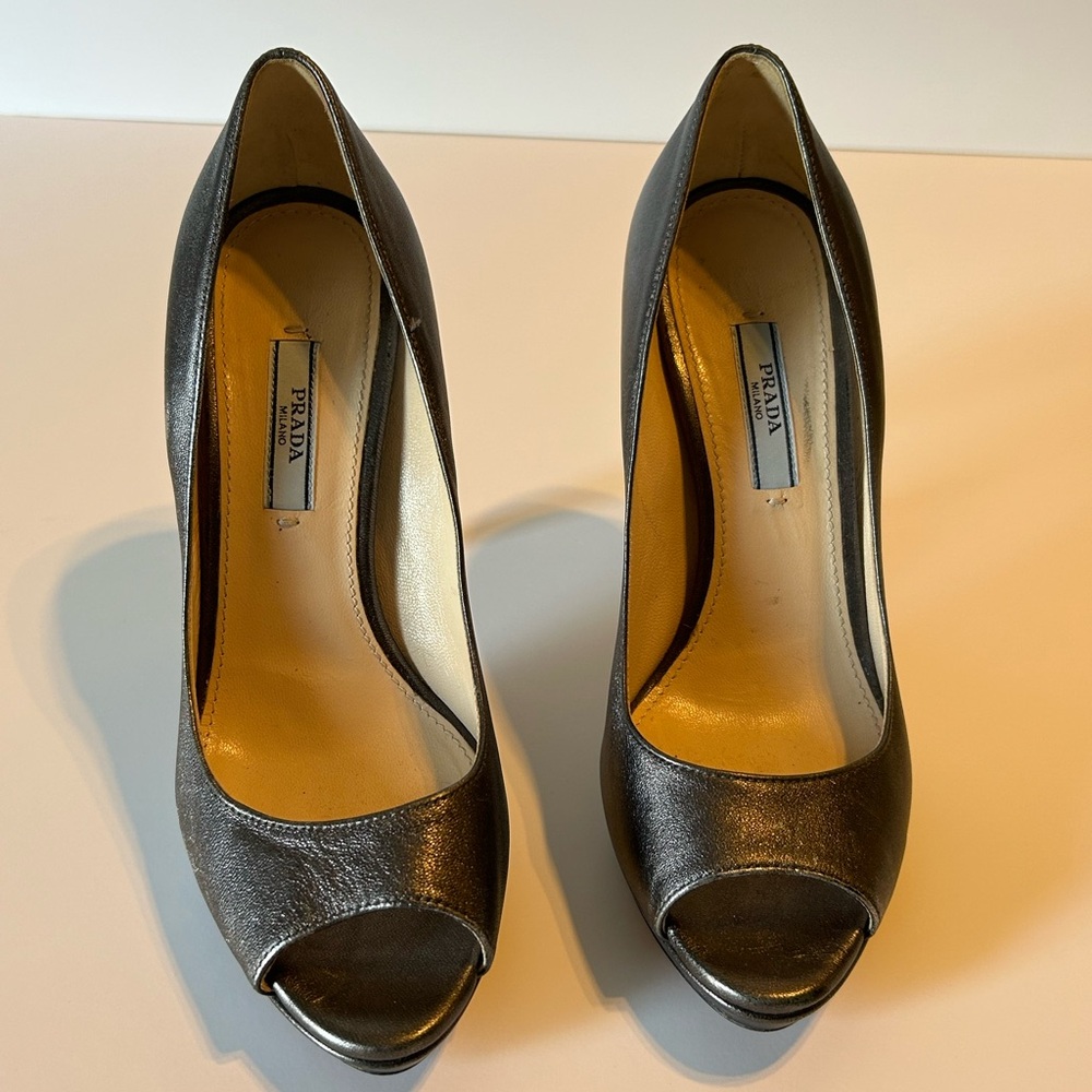Prada Dark Grey Leather Point Toe Pumps Heels. Women Designer Shoe.